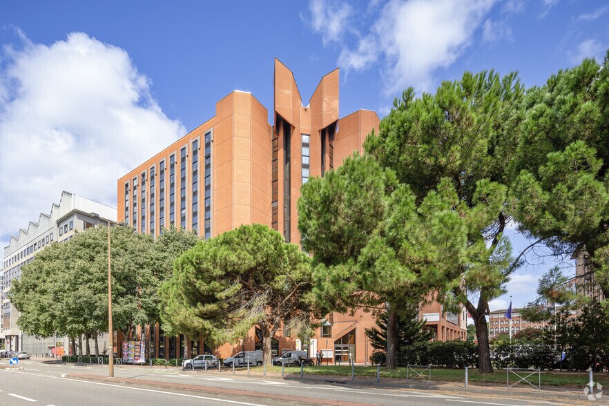 10 Place Alfonse Jourdain, Toulouse à vendre - Photo de l’immeuble – Image 3 sur 19