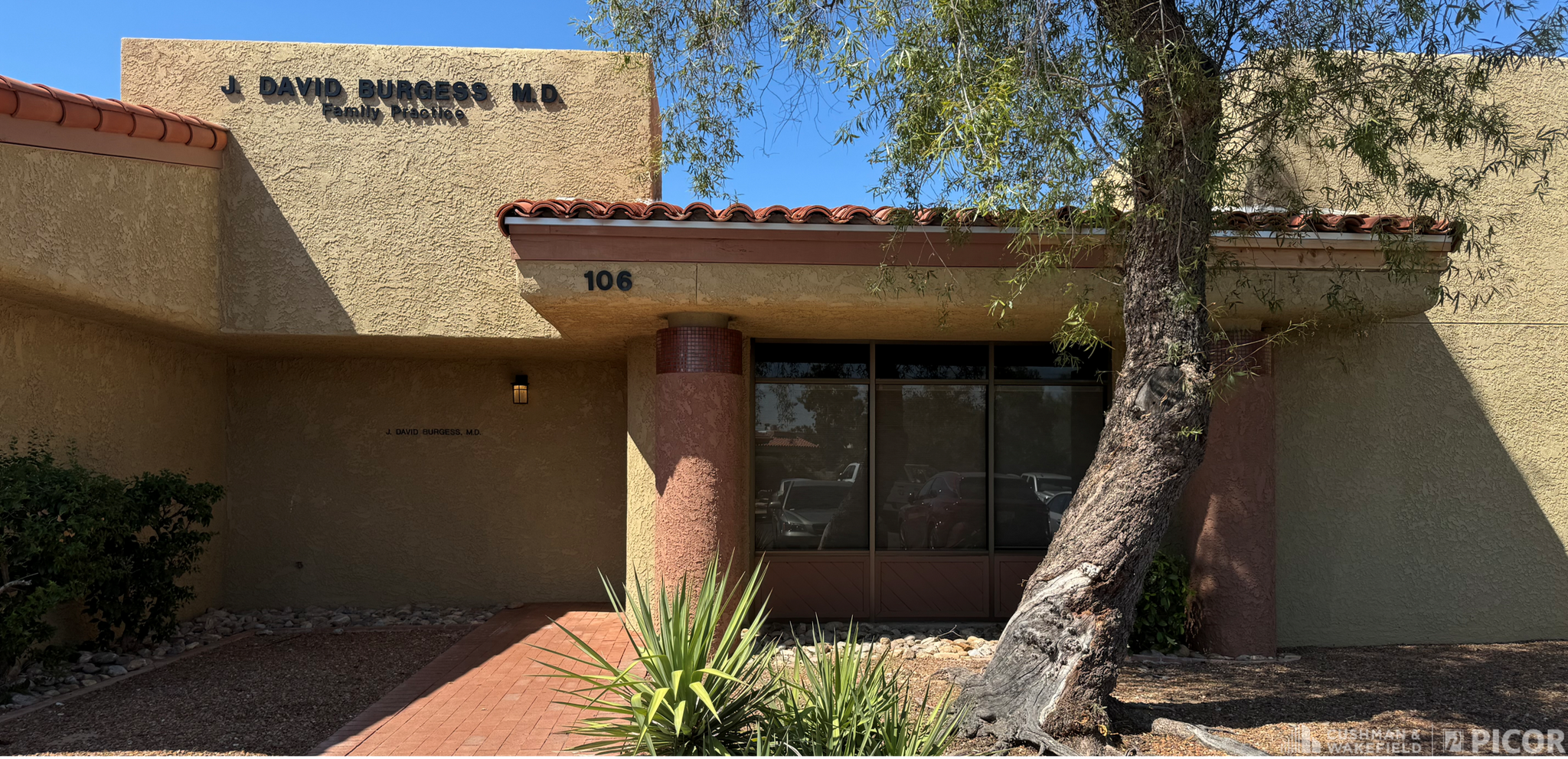 5240 E Knight Dr, Tucson, AZ à vendre Photo de l’immeuble– Image 1 sur 6