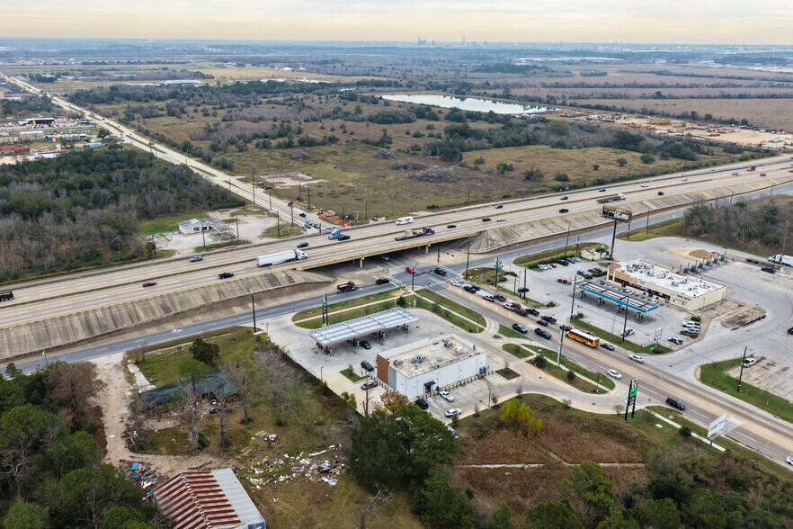 7122 N Main St, Baytown, TX à louer - Photo de l’immeuble – Image 1 sur 6