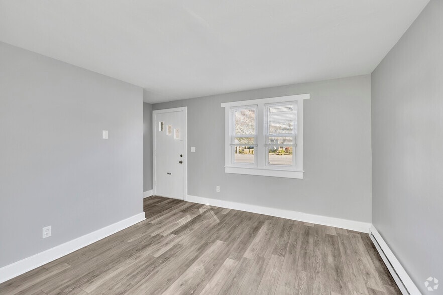 307 W Little Creek Rd, Norfolk, VA à vendre - Photo intérieure – Image 3 sur 12