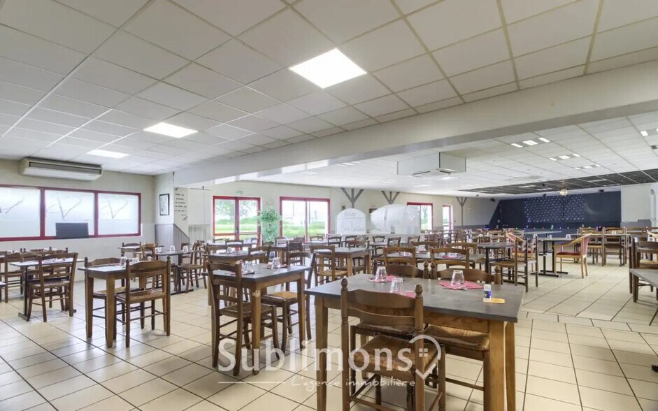 Local d'activités dans Vannes à vendre - Photo de l’immeuble – Image 1 sur 13