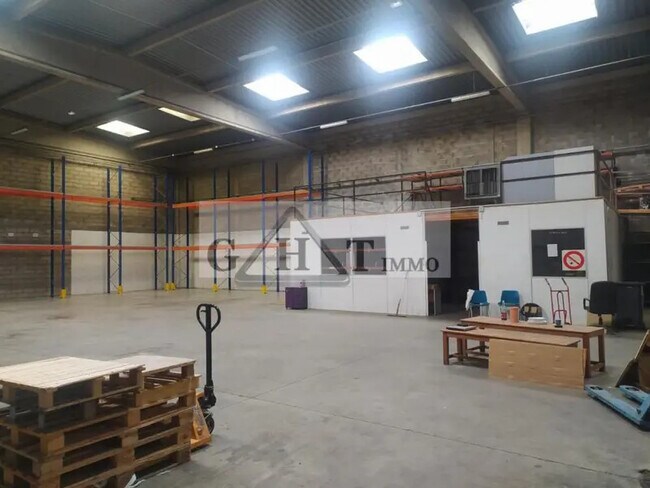 Plus de détails pour Industriel/Logistique à louer