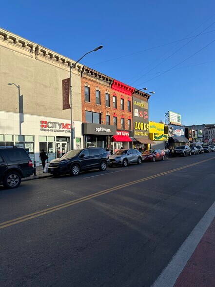 2131 Nostrand Ave, Brooklyn, NY à louer - Photo de l’immeuble – Image 3 sur 3