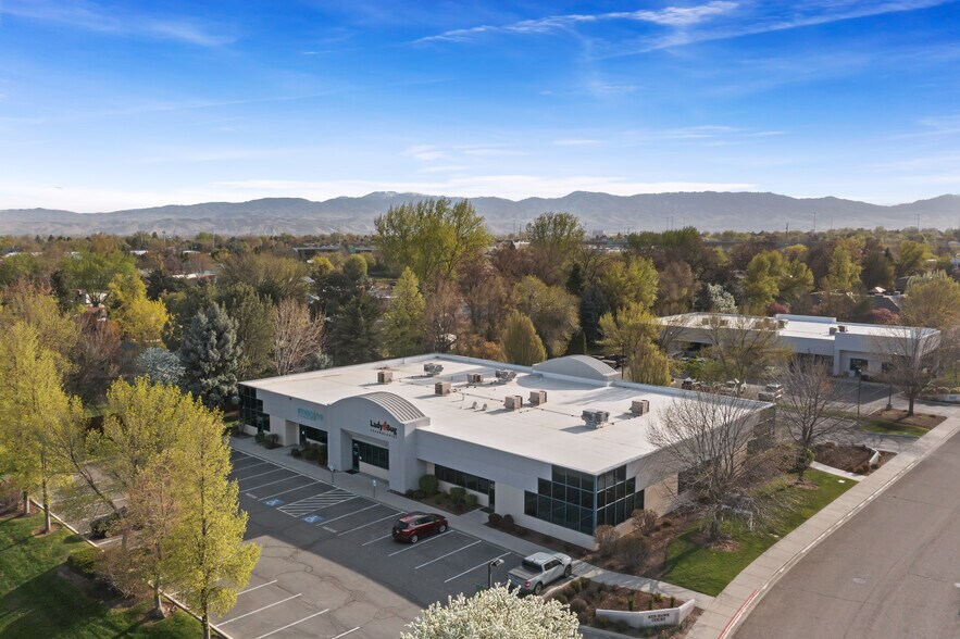 9286-9292 W Barnes Dr, Boise, ID à louer - Photo de l’immeuble – Image 1 sur 3