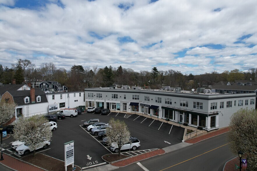 136 Main St, Westport, CT à louer - Photo de l’immeuble – Image 3 sur 4