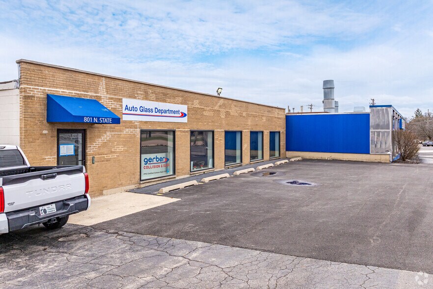 801-805 N State St, Elgin, IL à louer - Photo de l’immeuble – Image 2 sur 5