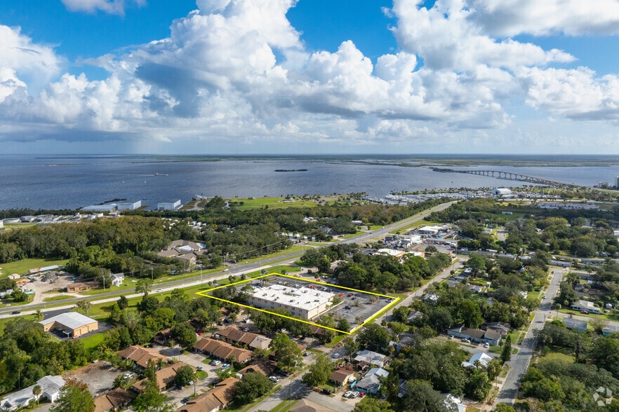 500 N Washington Ave, Titusville, FL à vendre - Aérien – Image 3 sur 20