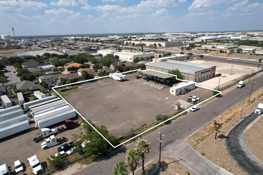 910 Pellegrino Ct, Laredo, TX à louer - Photo de l’immeuble – Image 2 sur 5