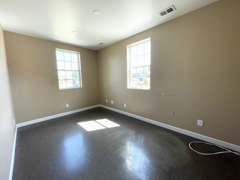 543 Memorial Blvd, Murfreesboro, TN à vendre - Photo de l’immeuble – Image 2 sur 8