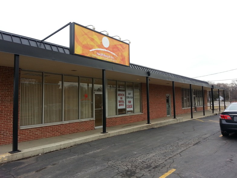 155 N Seymour Ave, Mundelein, IL à louer - Photo principale – Image 1 sur 12