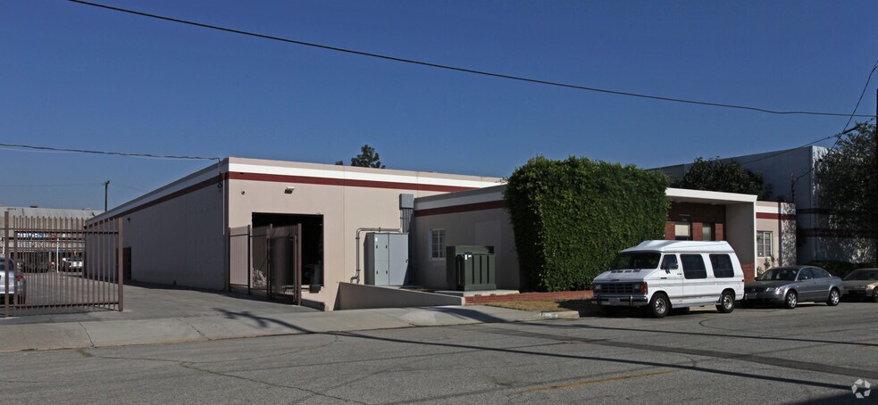 2909 Tanager Ave, Commerce, CA à louer - Photo de l’immeuble – Image 3 sur 5