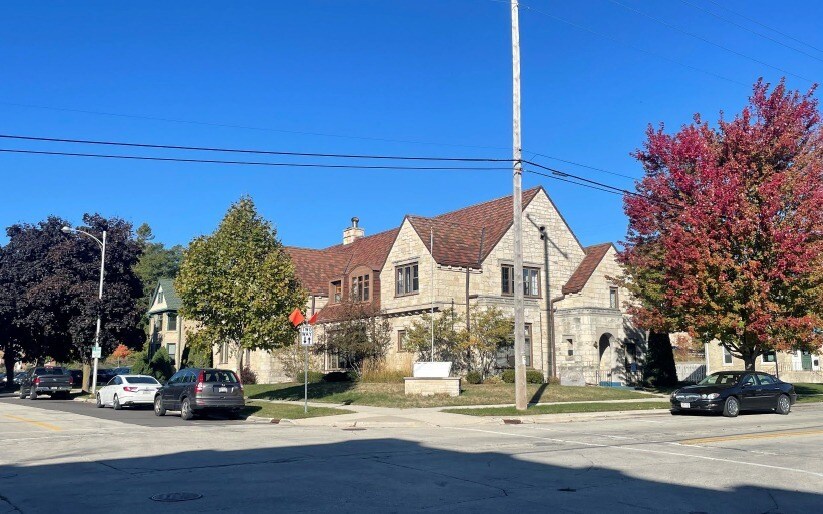 203 N Wisconsin St, Port Washington, WI à vendre Photo principale– Image 1 sur 13