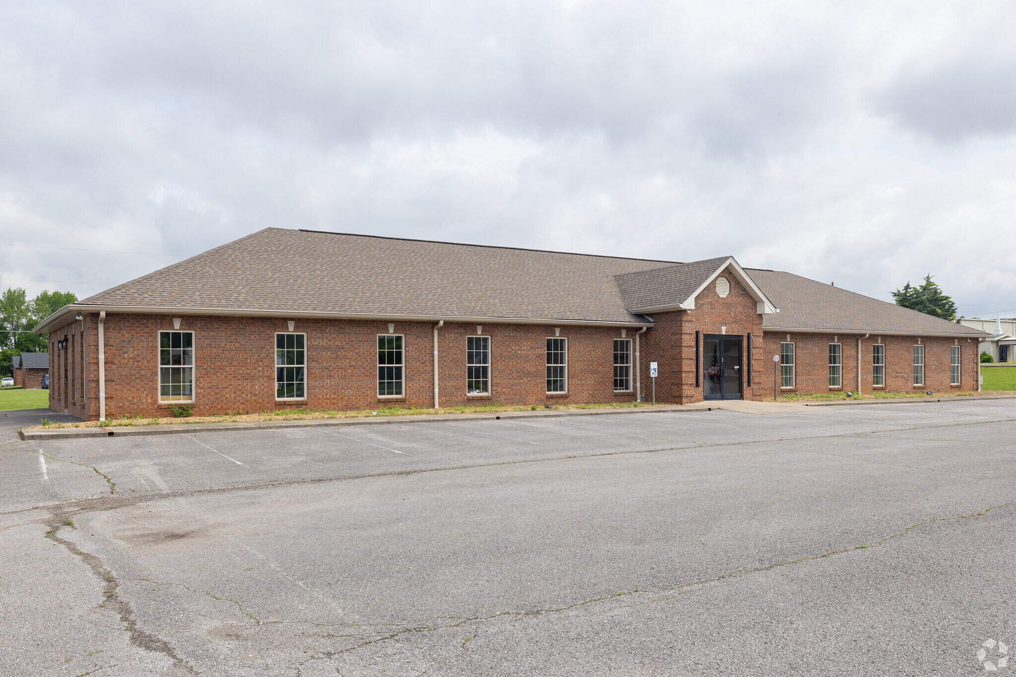 175 State Line Rd, Oak Grove, KY à louer Photo principale– Image 1 sur 2