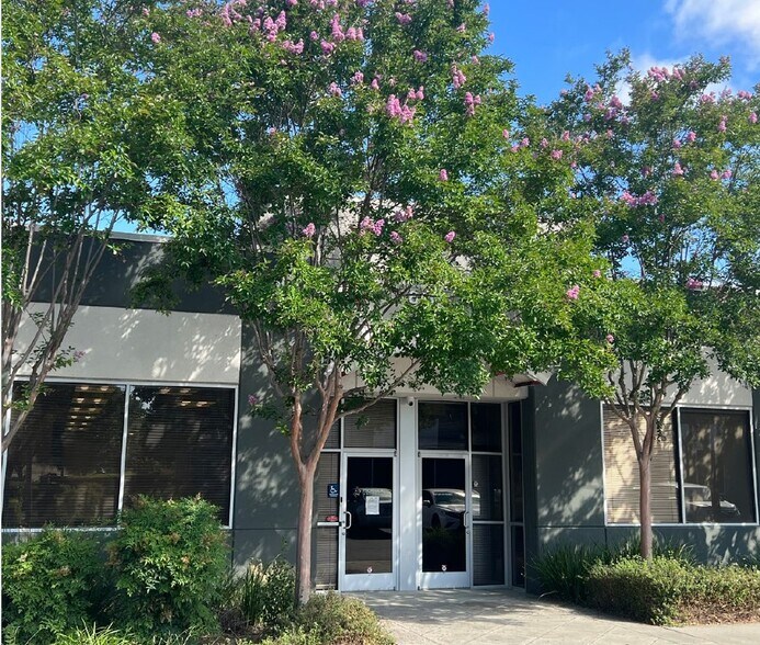 6140 Hellyer Ave, San Jose, CA à louer - Photo de l’immeuble – Image 1 sur 15