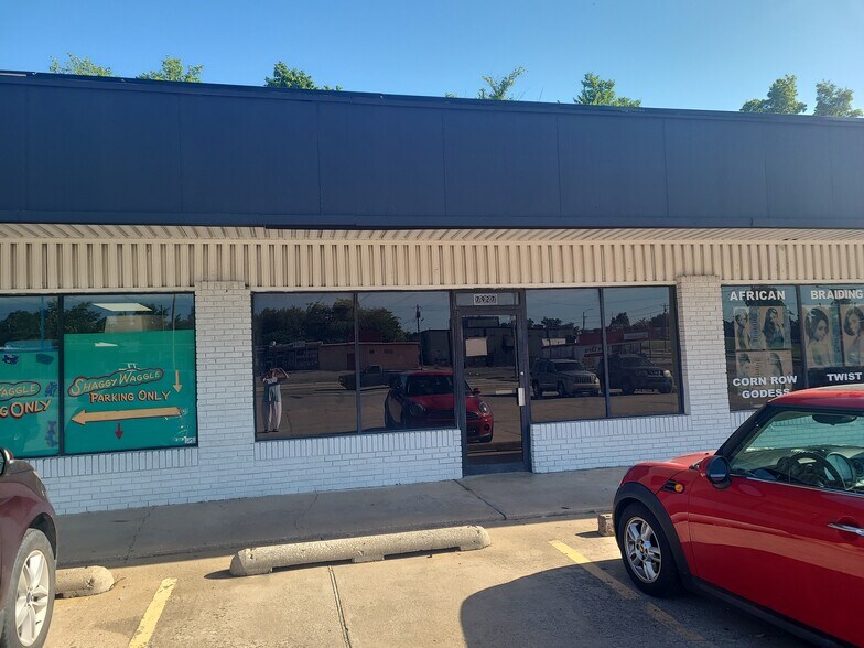 7925-7931 E 21st St, Tulsa, OK à louer - Photo de l’immeuble – Image 2 sur 4