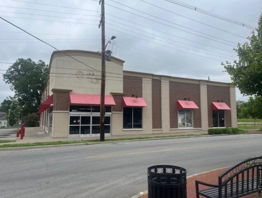 3901 W Market St, Louisville, KY à louer Photo de l’immeuble– Image 1 sur 5