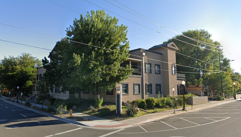 141 S McCormick St, Prescott, AZ à louer - Photo de l’immeuble – Image 1 sur 2