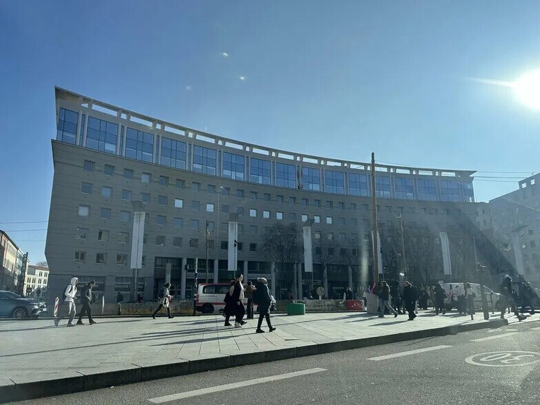 Bureau dans Villeurbanne à louer - Photo de l’immeuble – Image 1 sur 22