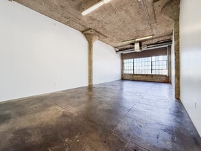 623 E 9th St, Los Angeles, CA à louer Photo intérieure– Image 2 sur 4
