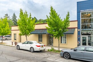 Plus de détails pour 211-20 Union Tpke, Oakland Gardens, NY - Bureau à louer