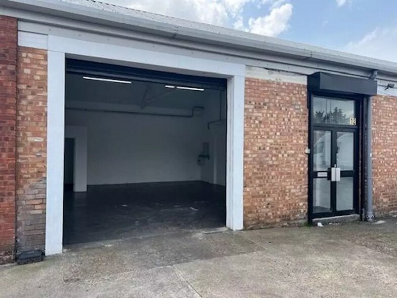 12 Osram Rd, Wembley à louer - Photo de l’immeuble – Image 2 sur 2