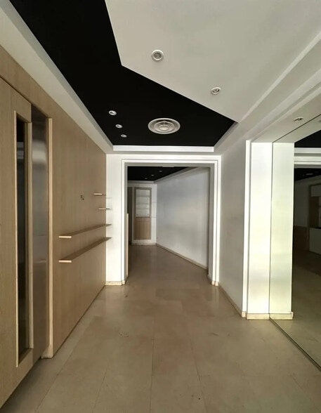 Local commercial dans Paris à vendre - Photo de l’immeuble – Image 2 sur 4