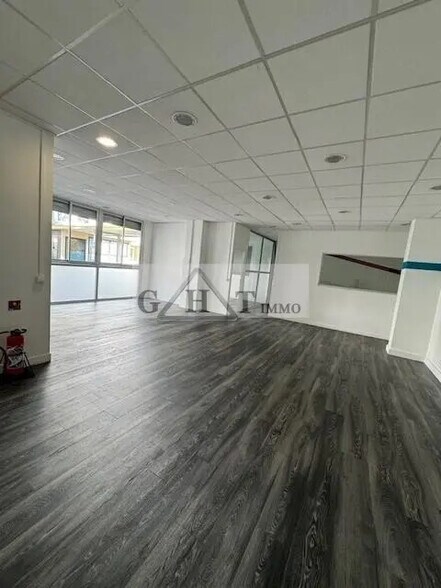 Local commercial dans Vincennes à louer - Photo intérieure – Image 2 sur 6