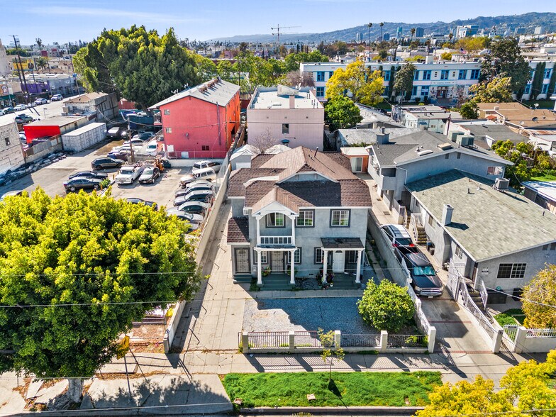 1117 N Alexandria Ave, Los Angeles, CA à vendre - Photo de l’immeuble – Image 3 sur 9