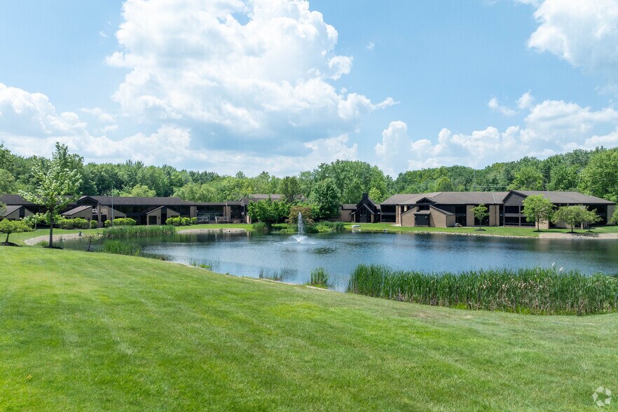 1100 Terex Rd, Hudson, OH à louer - Photo de l’immeuble – Image 1 sur 5