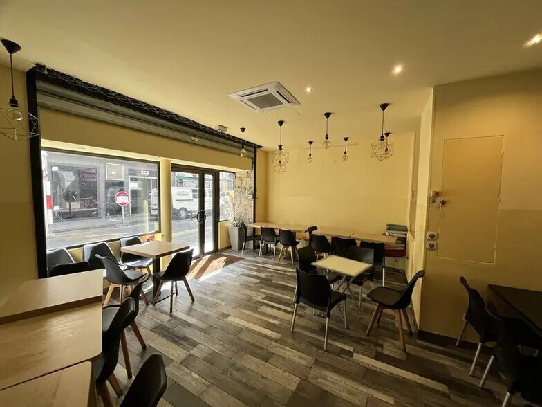 Local commercial dans Nice à louer - Photo intérieure – Image 1 sur 9