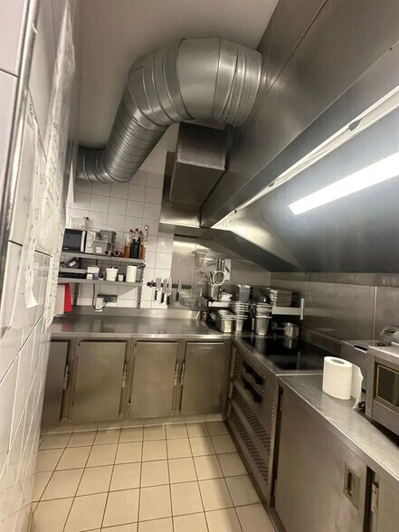 Local commercial dans Paris à louer - Photo intérieure – Image 3 sur 5