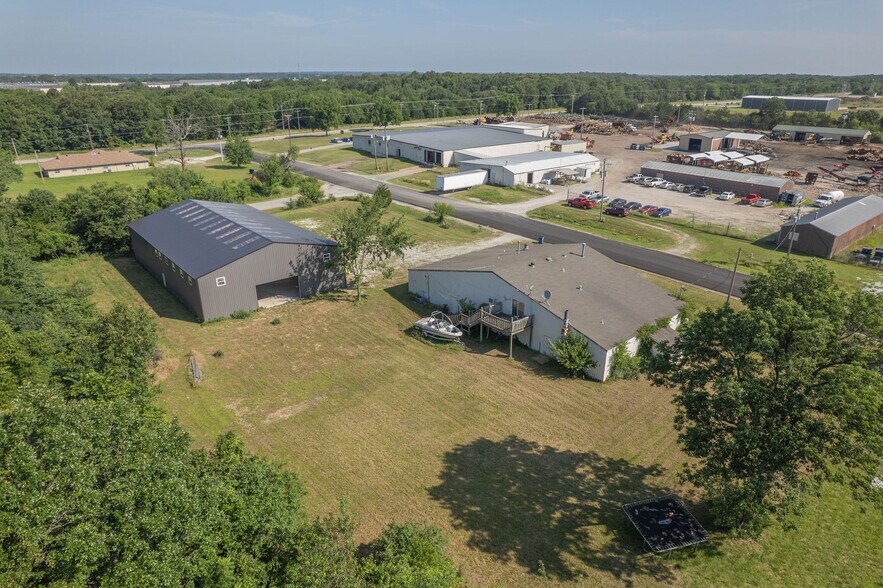 841 Frances Ave, Neosho, MO à vendre - Photo de l’immeuble – Image 3 sur 39