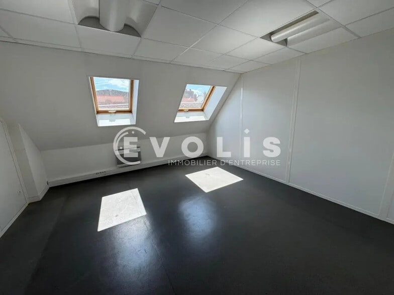 Bureau dans Amiens à louer - Photo de l’immeuble – Image 3 sur 3