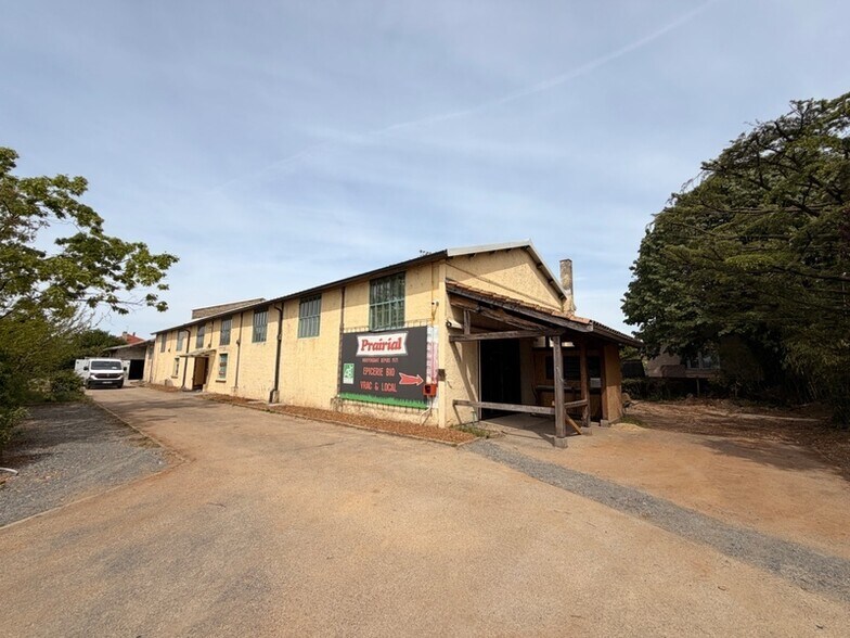Local commercial dans Vaulx-en-Velin à louer - Photo de l’immeuble – Image 1 sur 13