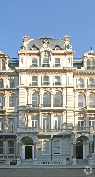 9-11 Grosvenor Gdns, Londres à louer - Photo de l’immeuble – Image 3 sur 9