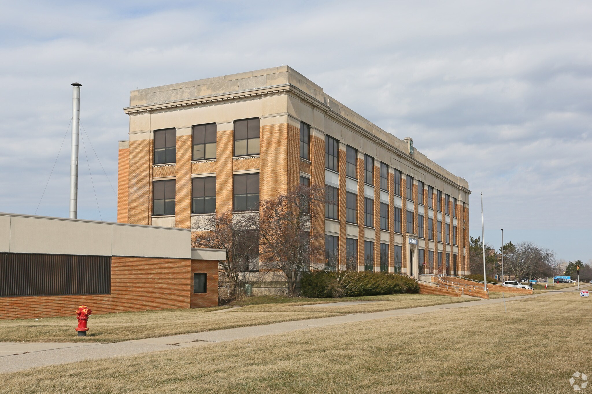 4300 S Saginaw St, Flint, MI à vendre Photo principale– Image 1 sur 7