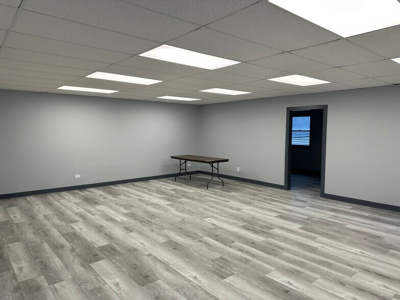 410 Elgin Ave, Forest Park, IL à louer - Photo de l’immeuble – Image 2 sur 9