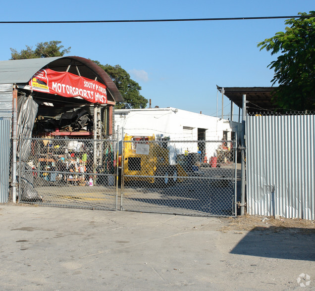161 SW 2nd St, Homestead, FL à vendre - Photo de l’immeuble – Image 2 sur 2
