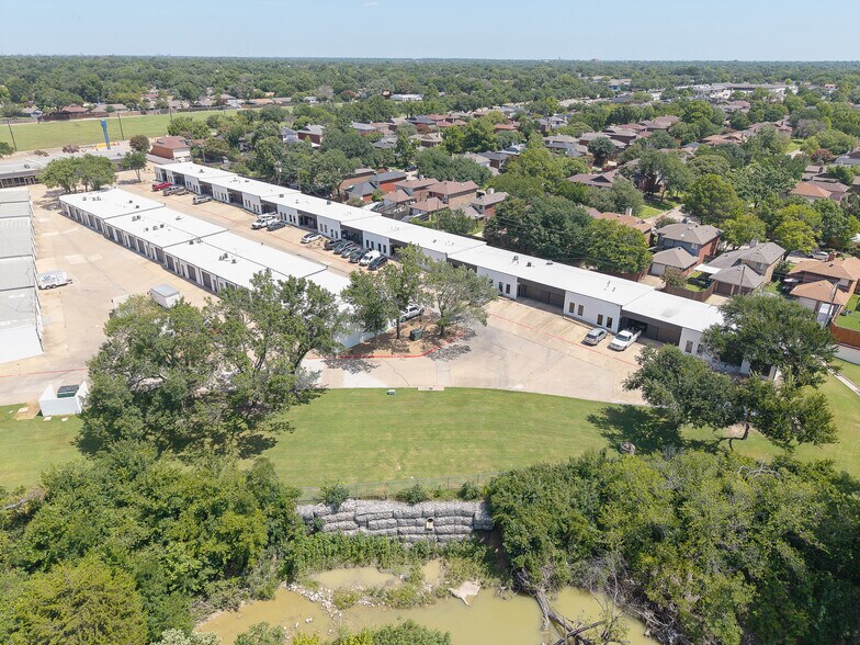 15330 Lyndon B Johnson Fwy, Mesquite, TX à louer - Photo de l’immeuble – Image 1 sur 32