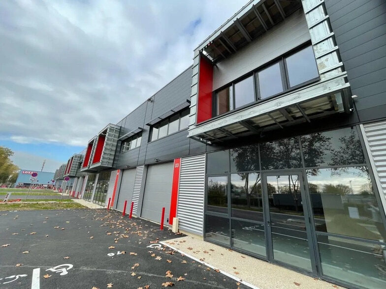 Local d’activités dans Bondoufle à louer - Photo de l’immeuble – Image 3 sur 3