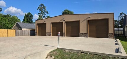7511 Oak Bluff Dr, Magnolia, TX à louer Photo de l’immeuble– Image 2 sur 15