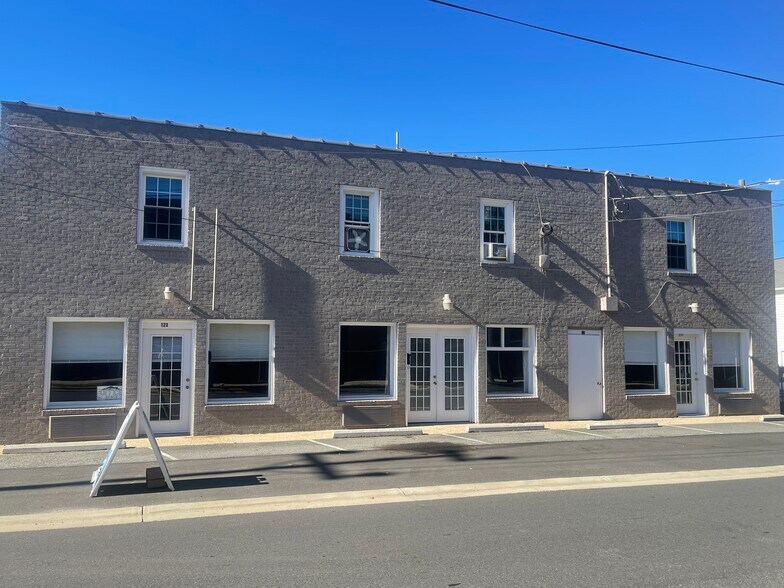 117-123 Brawley Ave, Mooresville, NC à louer - Photo de l’immeuble – Image 1 sur 8