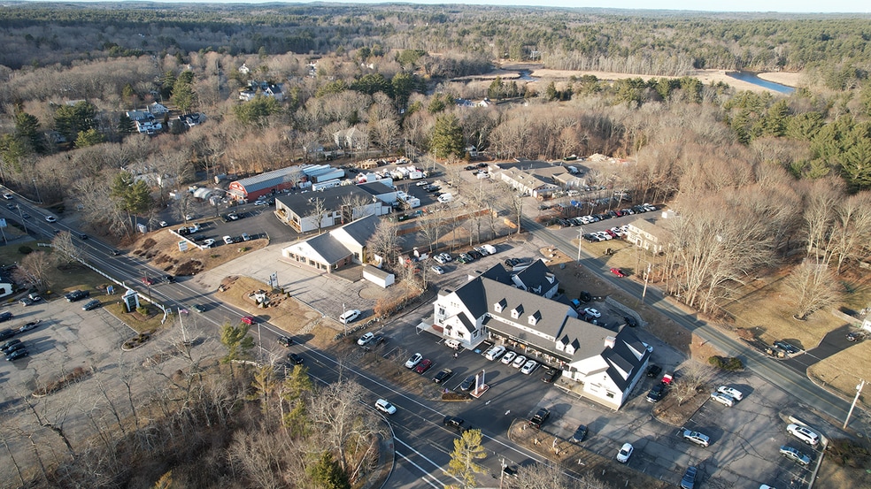 46 Columbia Rd, Pembroke, MA à louer - Photo de l’immeuble – Image 3 sur 12