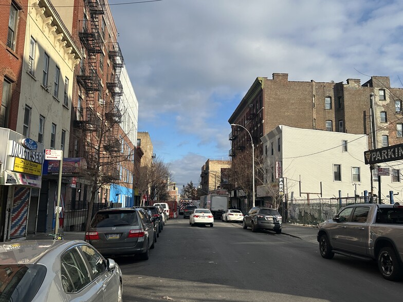 616 Courtlandt Ave, Bronx, NY à vendre - Photo de l’immeuble – Image 3 sur 4