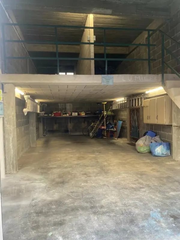 Plus de détails pour Local commercial à louer