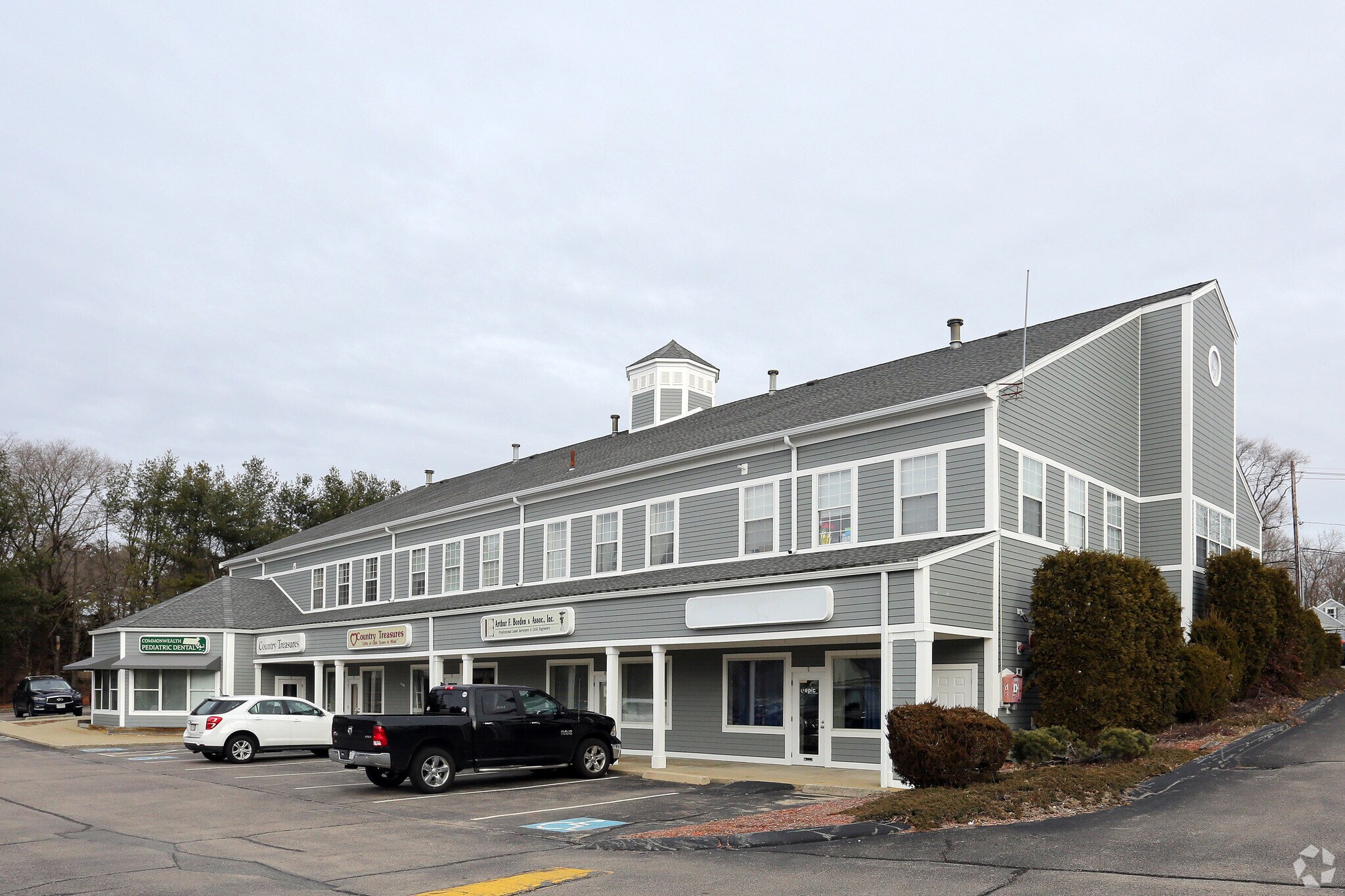 301 Broadway, Raynham, MA à louer Photo principale– Image 1 sur 17