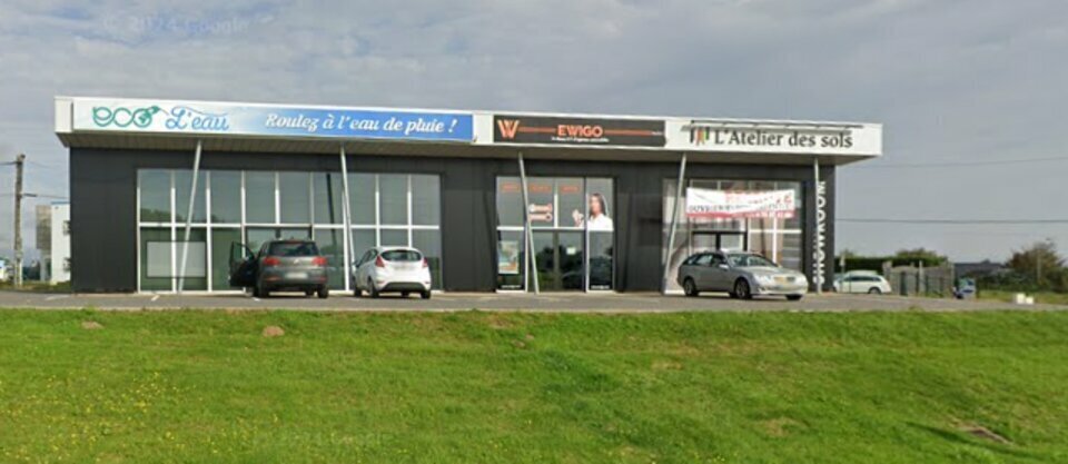 Local commercial dans Sainte-Sève à louer Photo de l’immeuble– Image 1 sur 4