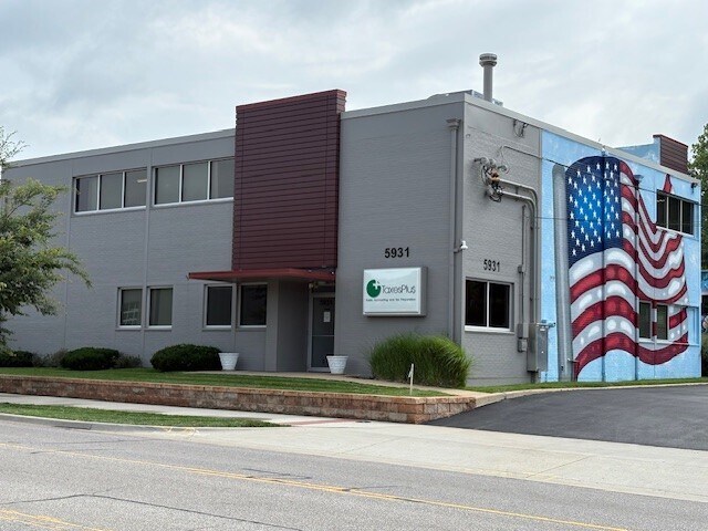 5931 Nieman Rd, Shawnee, KS à louer - Photo de l’immeuble – Image 2 sur 2