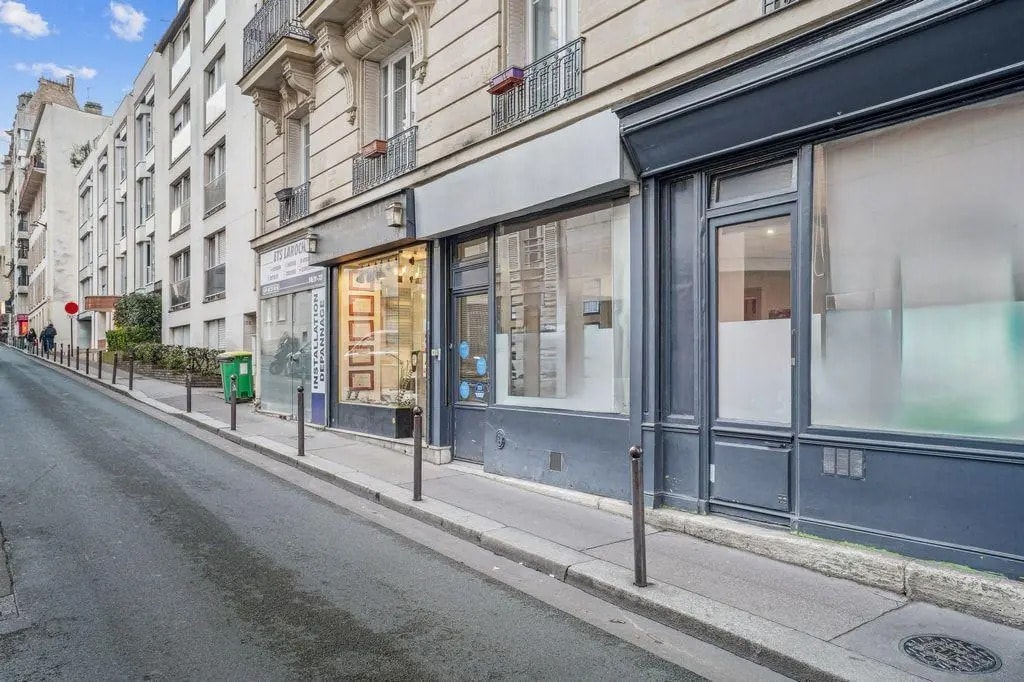Immeuble residentiel dans Paris à vendre Photo de l’immeuble– Image 1 sur 8