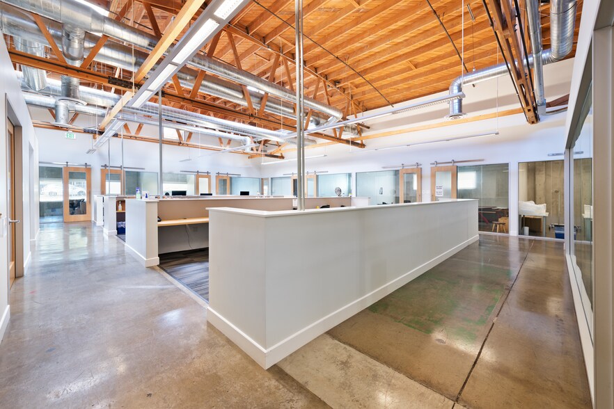 3641 S Holdrege Ave, Los Angeles, CA à louer - Photo intérieure – Image 2 sur 6